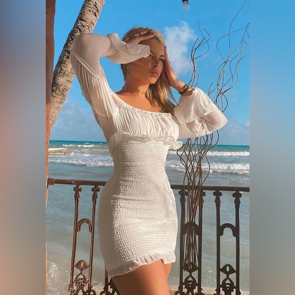 Fashion Nova Kiss And Tell Smocked Mini Dress Size S - Picture 3 of 5